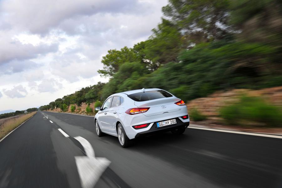  Hyundai i30 Fastback (PD) 2017 года  (WW) (фото 25 из 51)